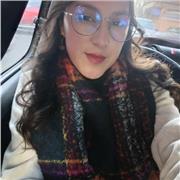 Profesora de primaria con experiencia en las materias básicas, pero me decanto por matemáticas y lengua y literatura.